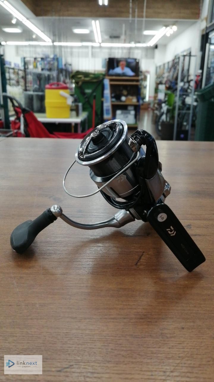 SHIMANO LEXA LT 3000S-C Spinning Reel 5.3:1 230g 10kg Drag