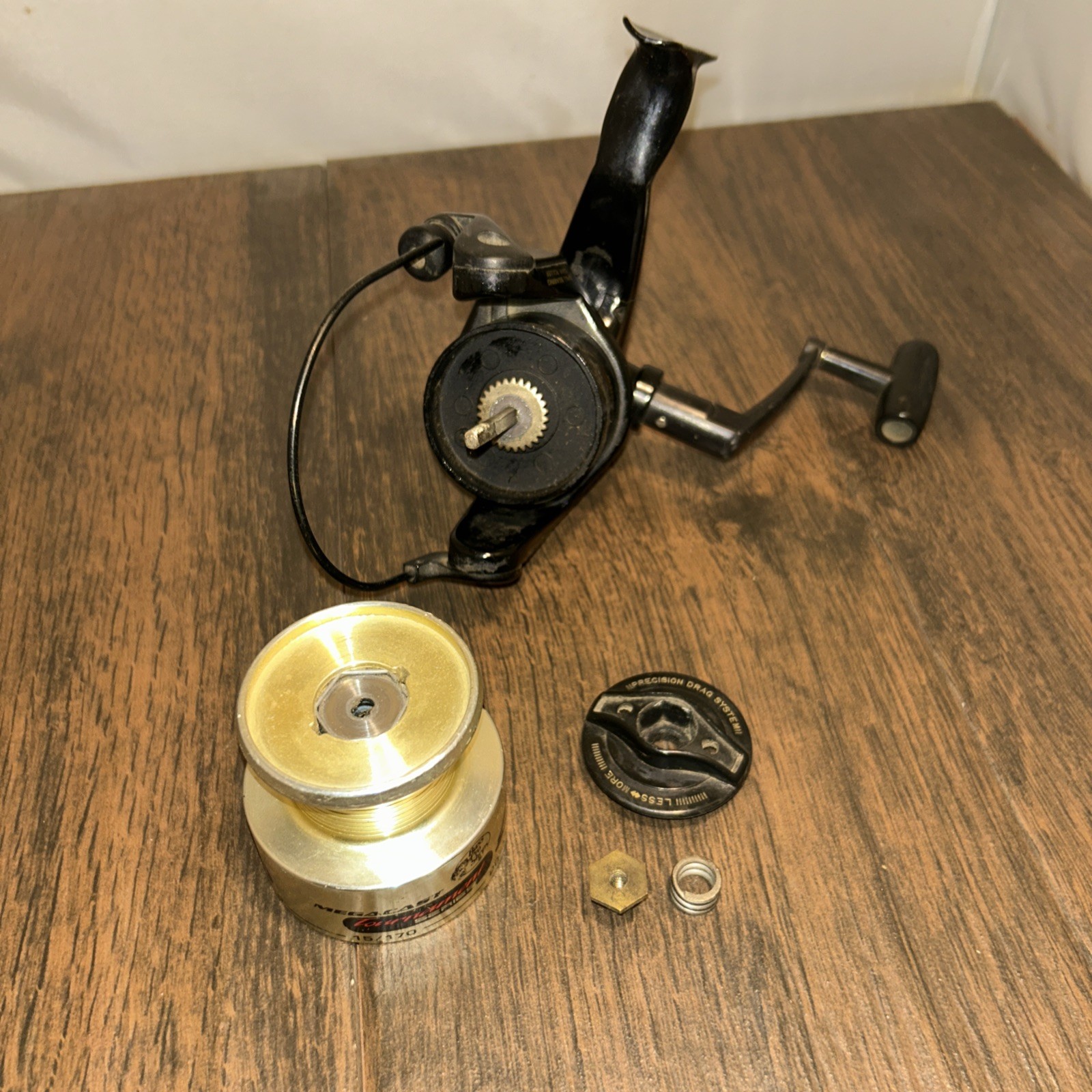 MEGACAST TOURNAMENT SERIES BASS PRO SHOPS SPINNING REEL MEGA 40 RD 15/170 KOREA