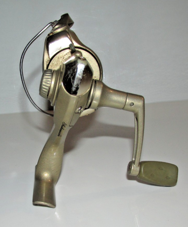 R #19 – Shakespeare Microspin MSS4 Spinning Reel, Reels smoothly