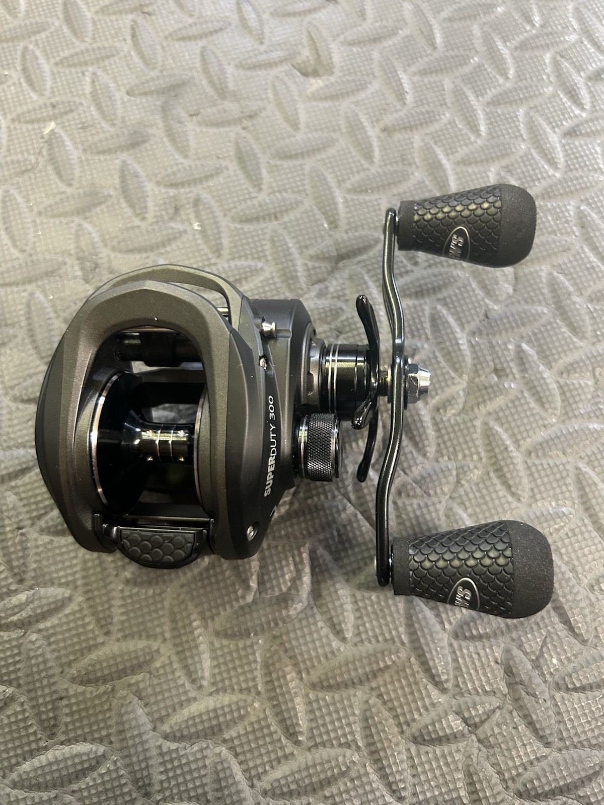 Fishing Reel Right Handed Bait Caster Lews Super Duty 300 Speed Spool Sd3sh