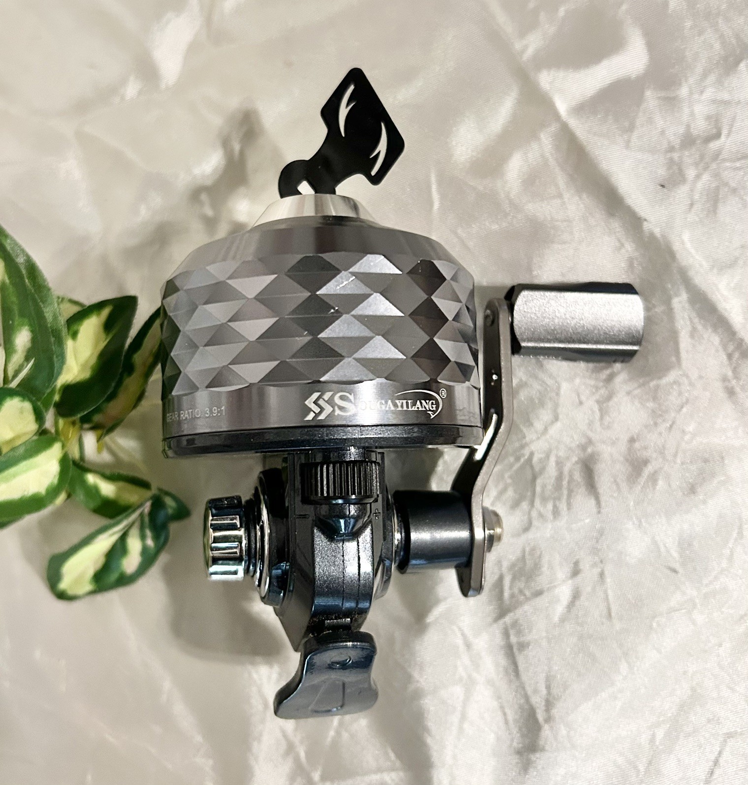 Sougayilang Diamond Texture Gunmetal Grey Spincast Fishing Reel BRAND NEW!