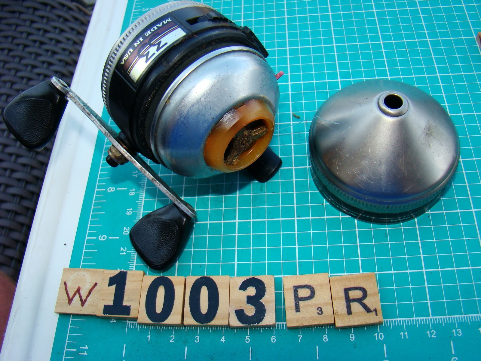 W1003 PR ZEBCO 33 MAROON STRIPE SPINCAST FISHING REEL MADE IN USA
