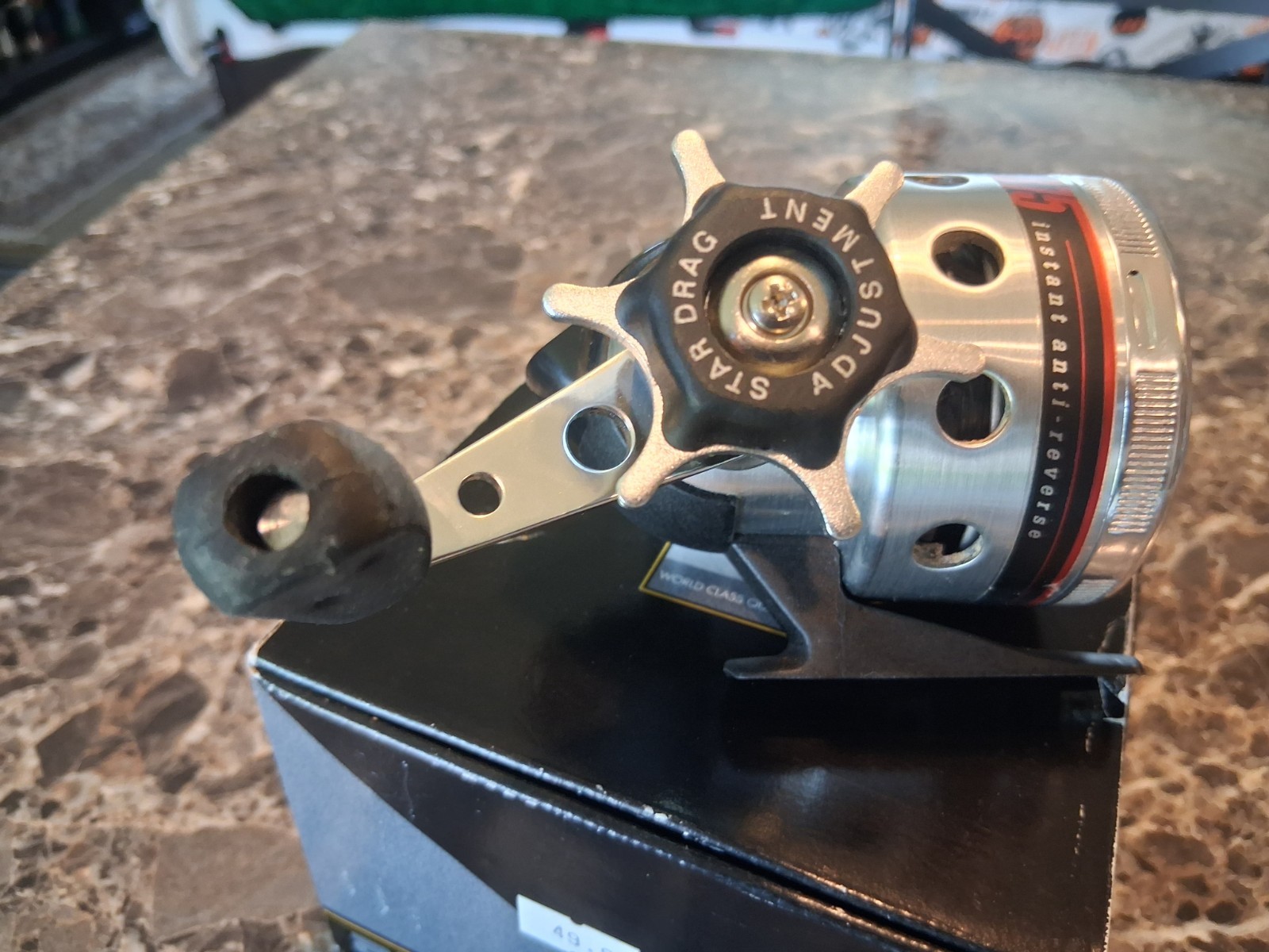 NEW Vintage Abu Garcia Abumatic 875 Spincast Fishing Reel instant anti-reverse