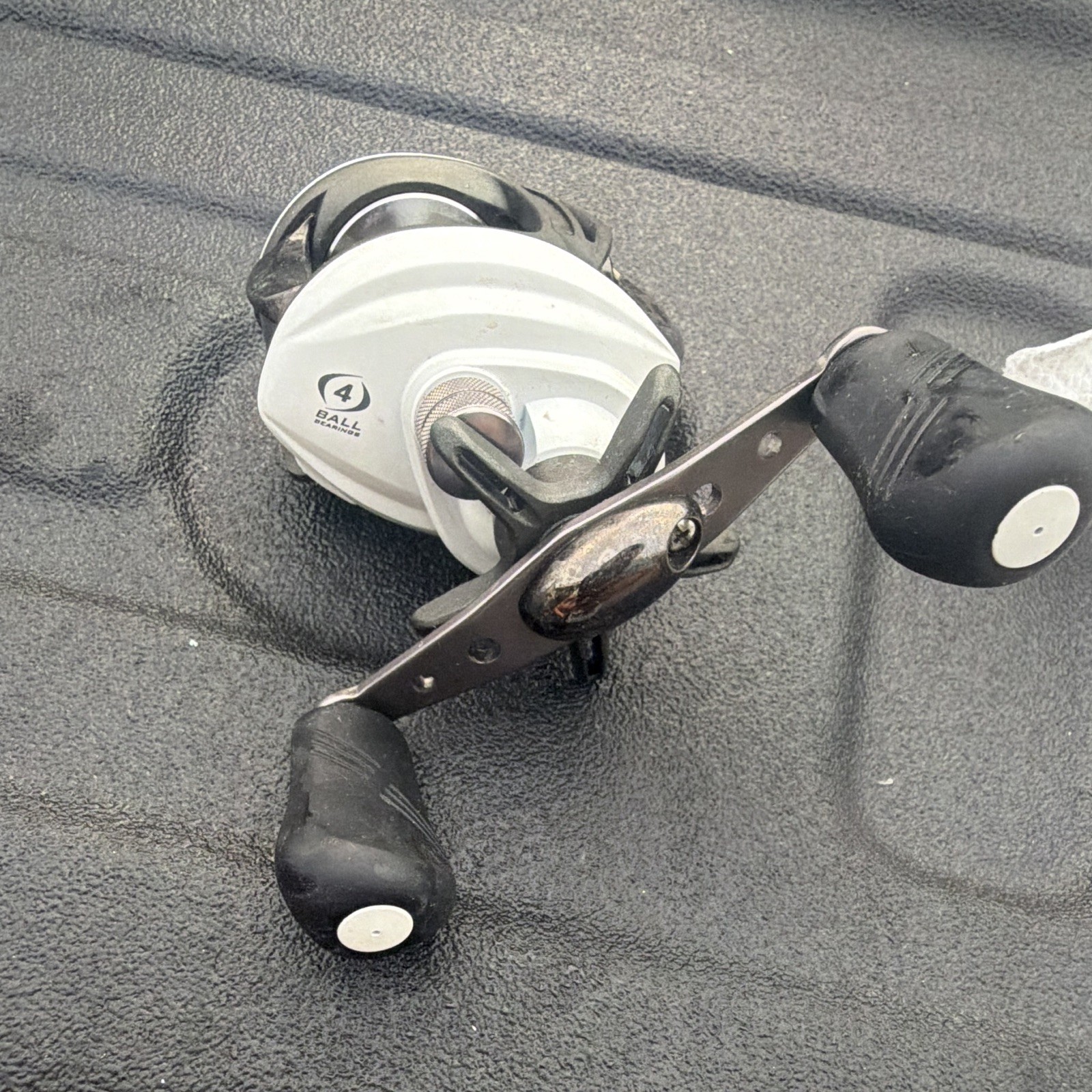 H2O X Baitcast Reel Star Drag 4 Ball Bearings White/Black