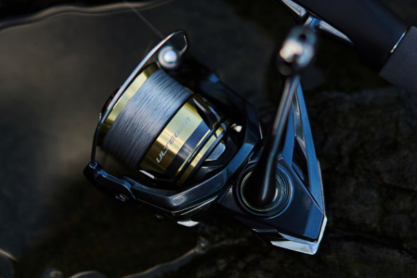 Shimano 25 ULTEGRA C2500SHG Spinning Reel New w/ Box from Japan