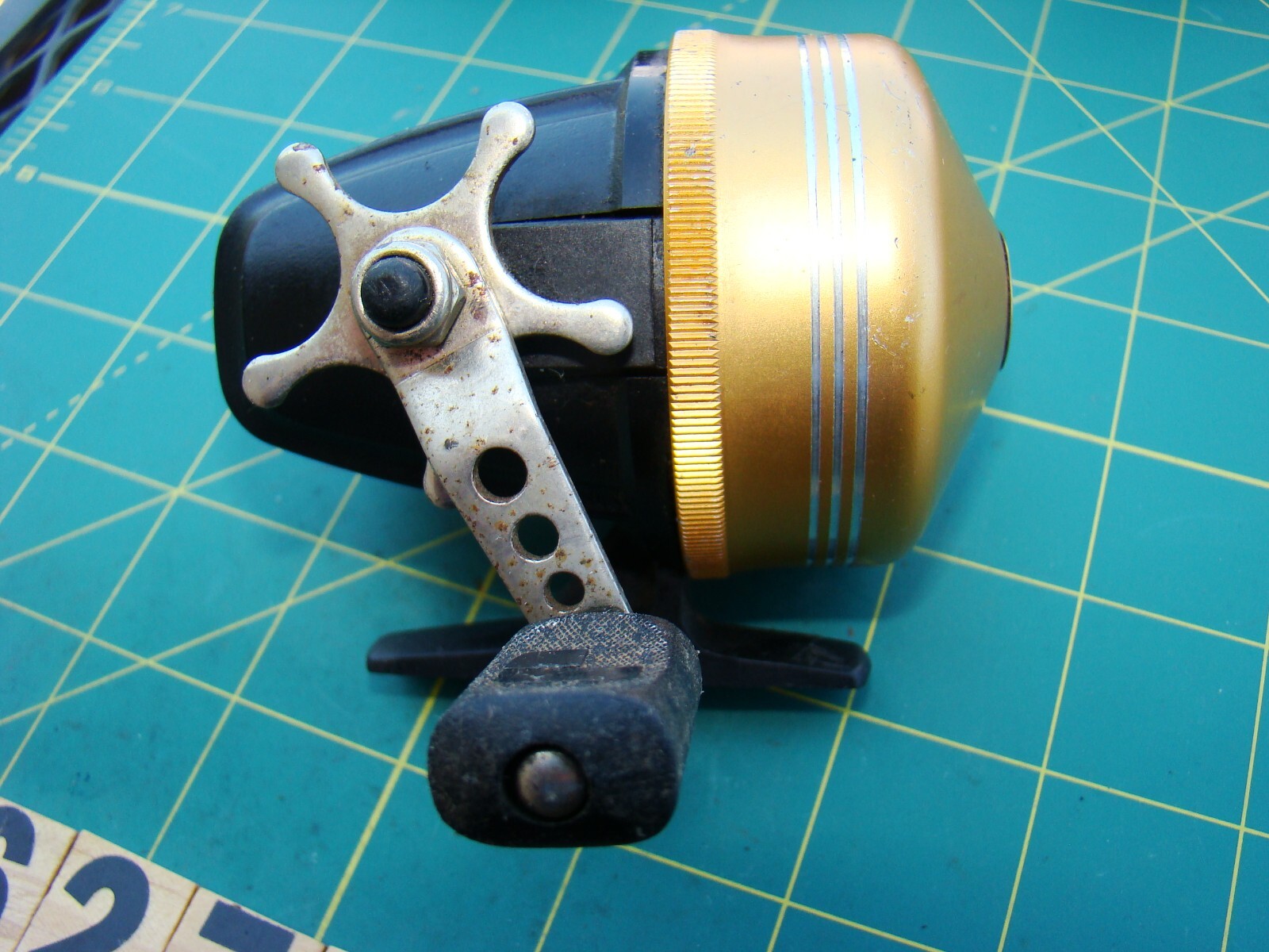 V6274 PR JOHNSON CENTURY LITE 125 SPINCAST FISHING REEL