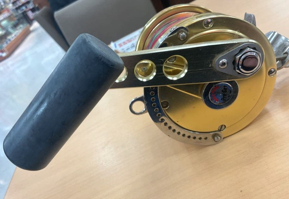 FIN-NOR Light 30 Big Game Trolling Reel Gold Saltwater Fishing Used Japan