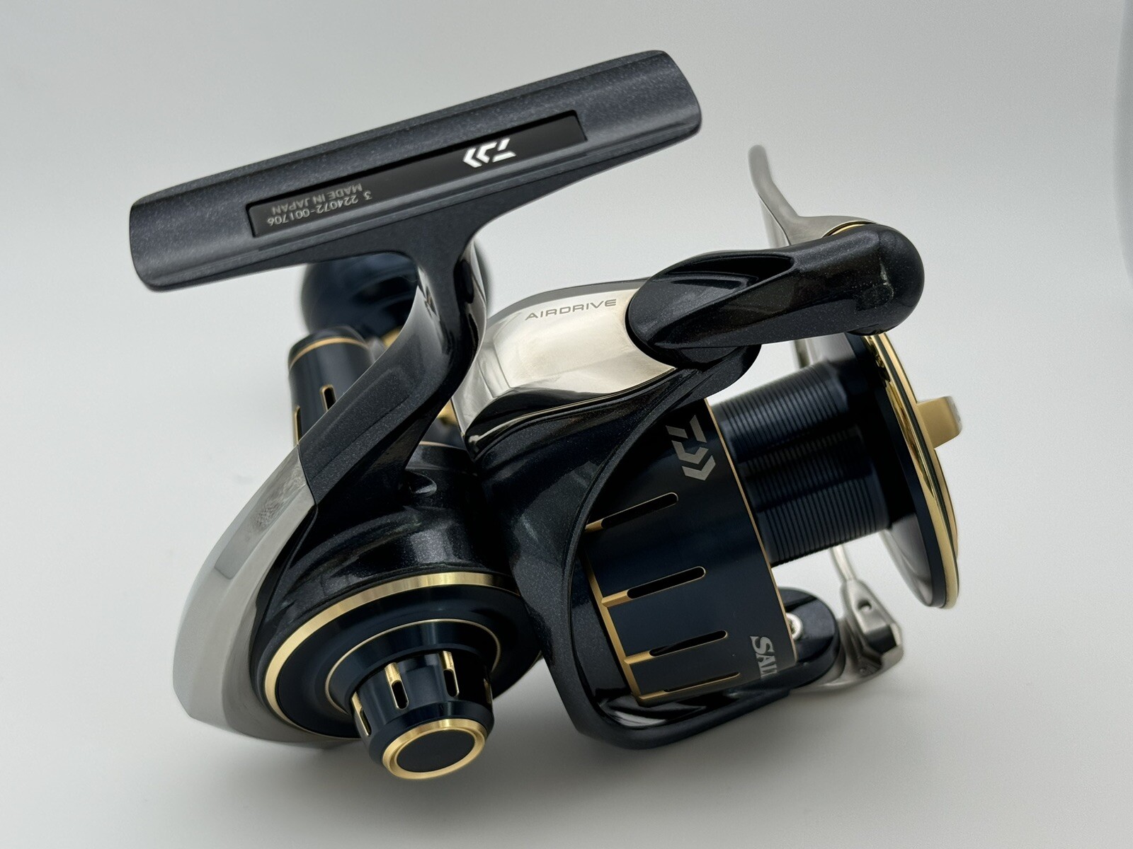 Daiwa 23 SALTIGA 6000-XH Full Metal Monocoque Body Spinning Reel fromJAPAN D001