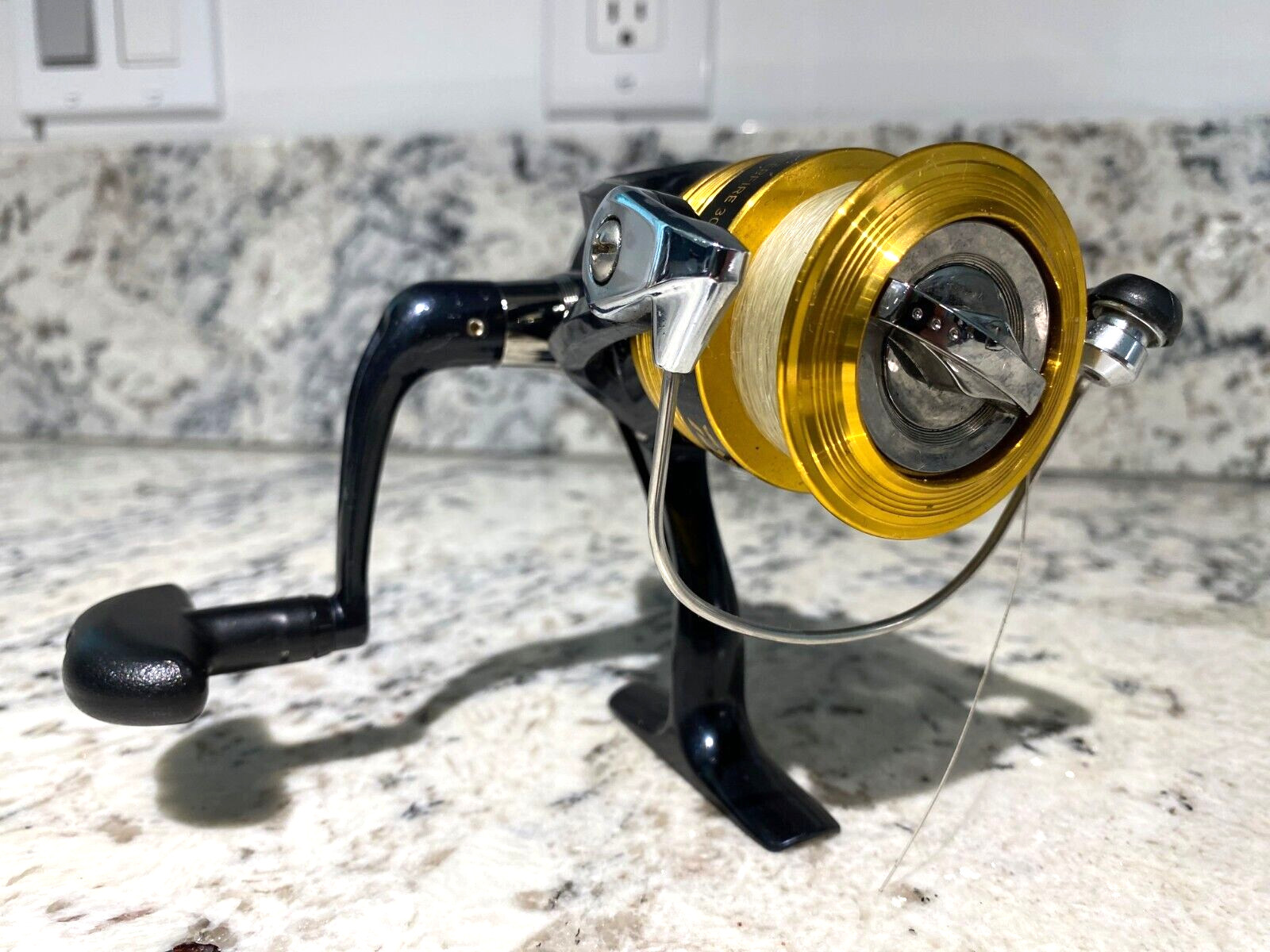 DAIWA SWEEPFIRE 3000 2B Spinning Reel Fishing Classic Brand! 🎣