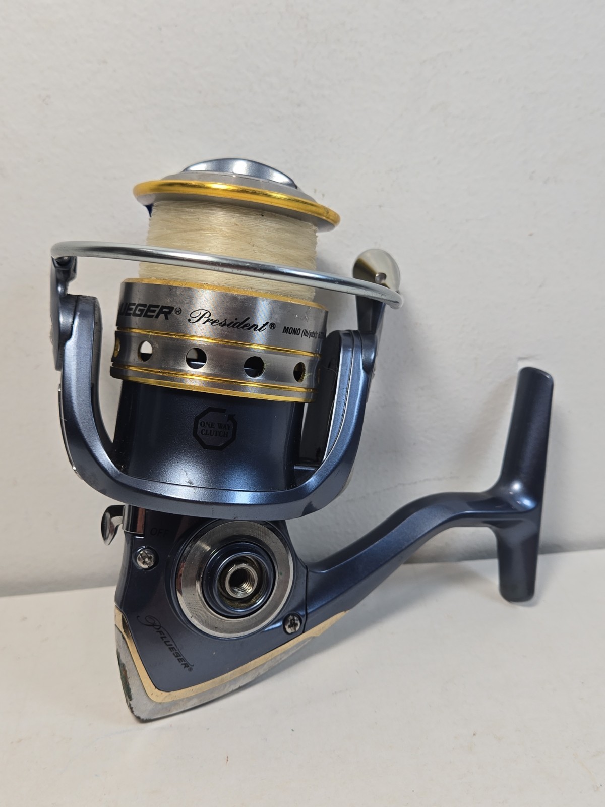 Pflueger President 6935 Spinning Fishing Reel 5.2:1 Gear Ratio, Blue/Silver