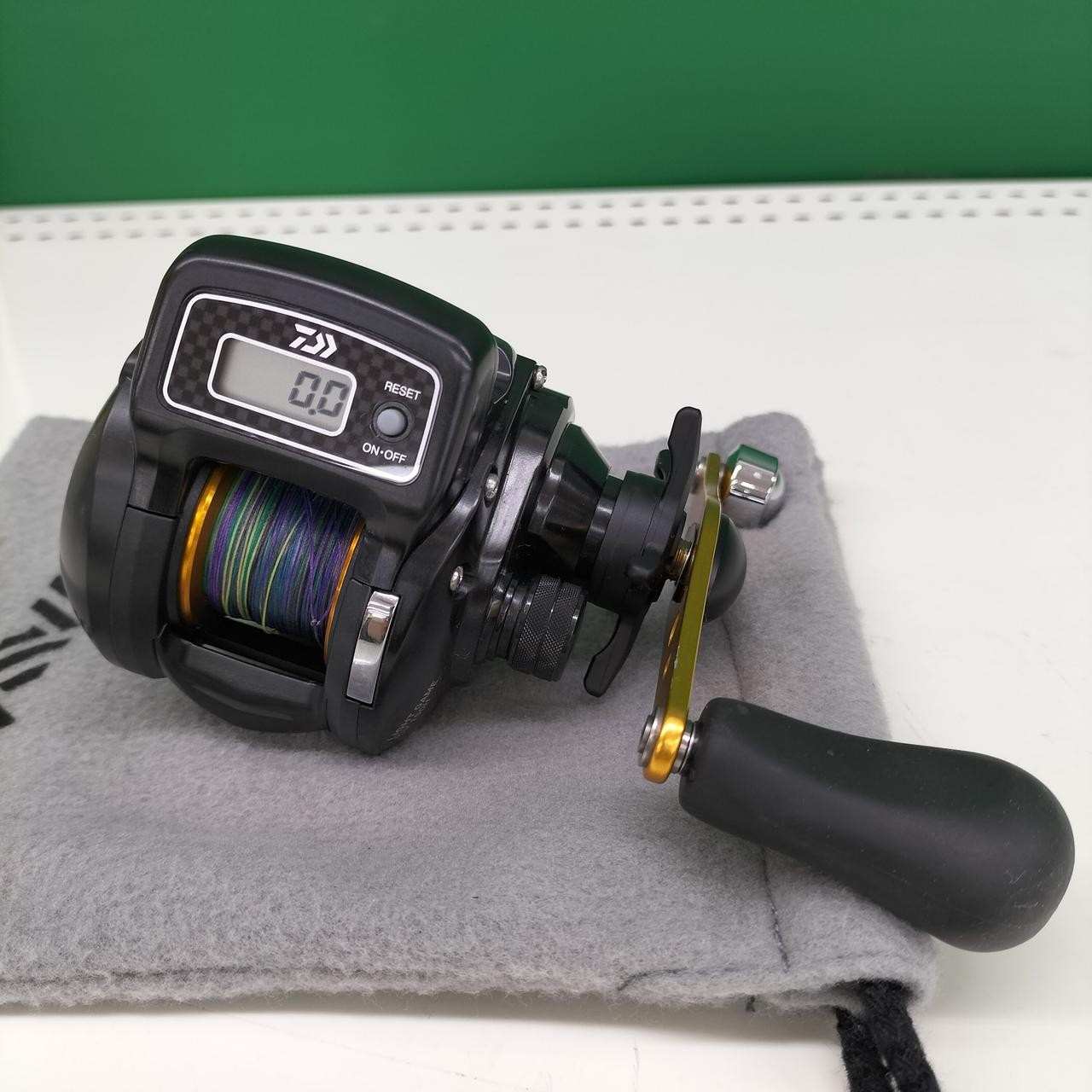 Daiwa ICV 150H Baitcasting Reel, Fishing Gear, Used with Box, 5.9 in (15 cm)