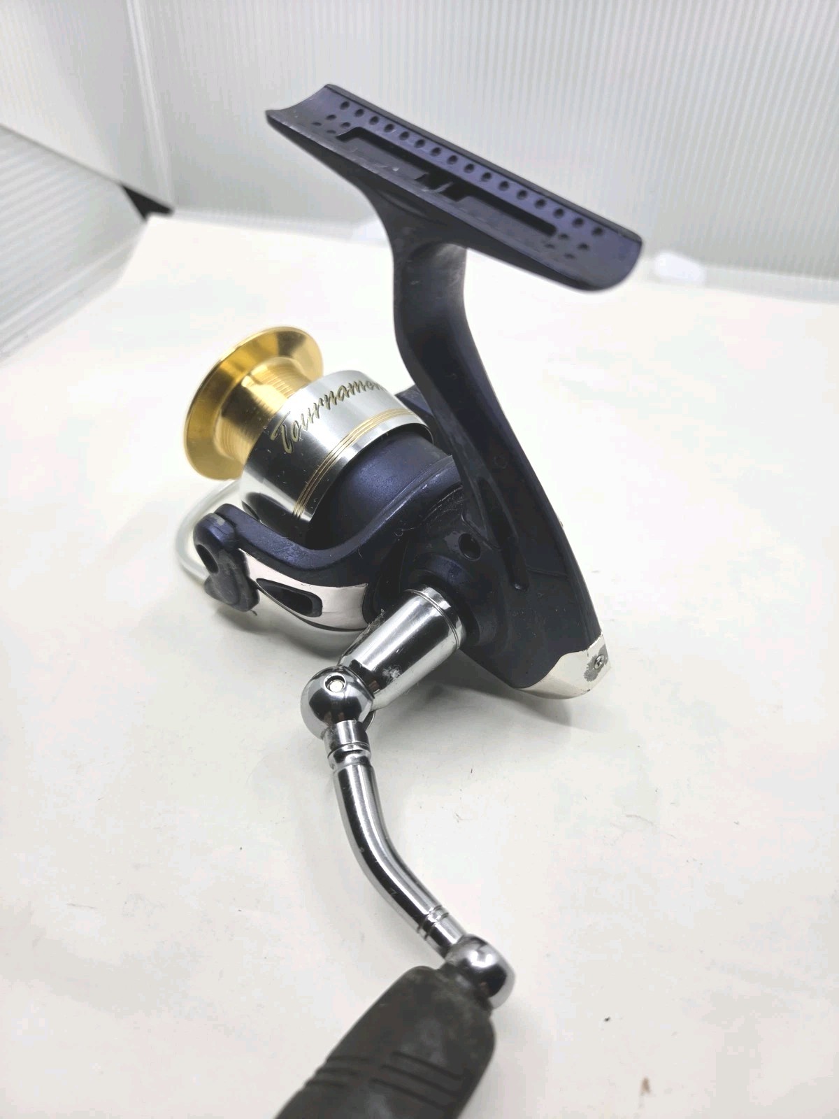 TOURNAMENT PRO SERIES BASS PRO SHOPS SPINNING REEL 5 Bearings, Very Smooth