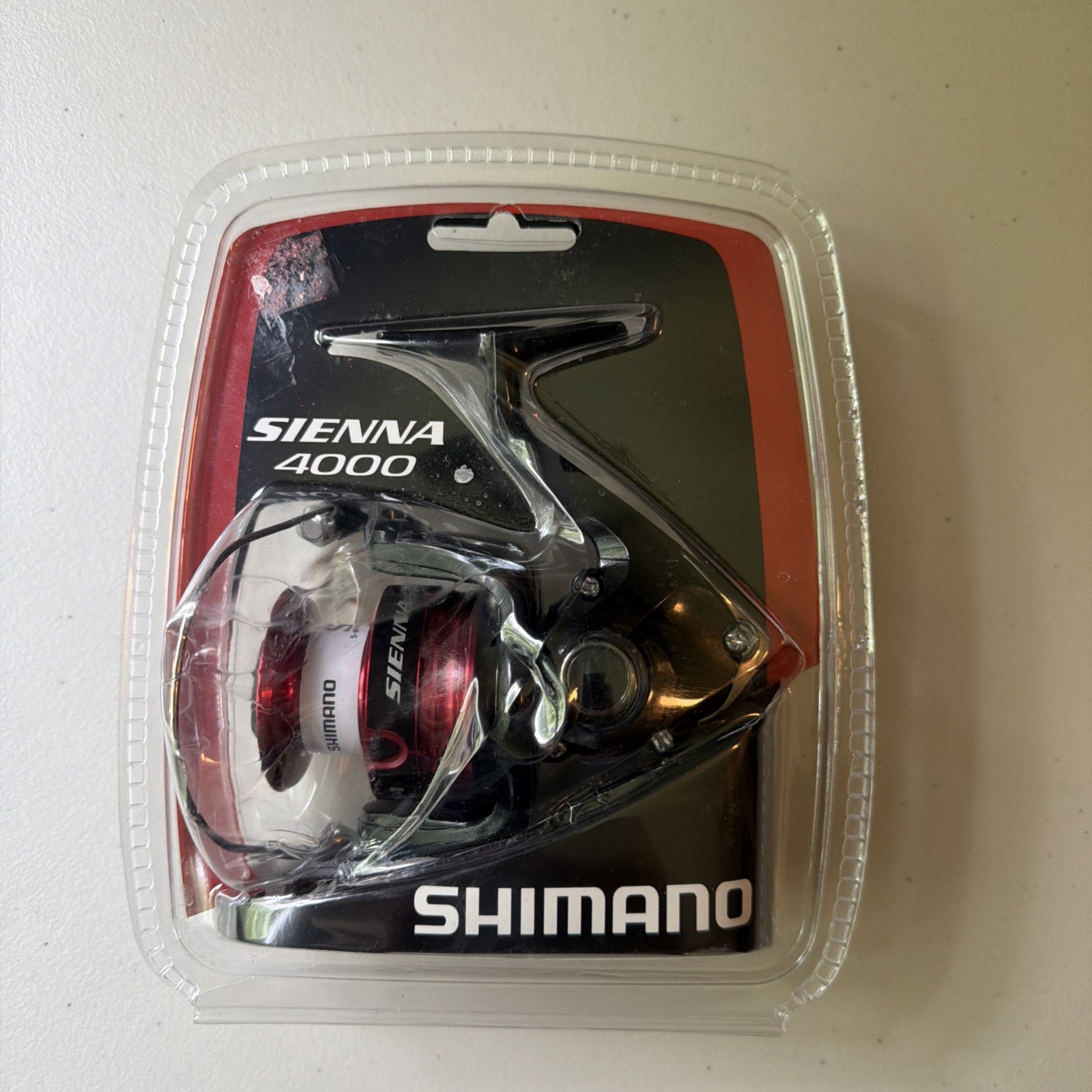 Shimano Sienna SN4000FGC 3+1BB Spinning Reel – Black/Red — Damaged Packaging