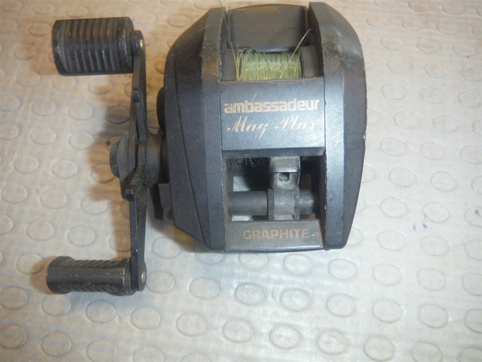 Ambassadeur by abu Garcia mag plus magtrax control right hand fishing reel *208a