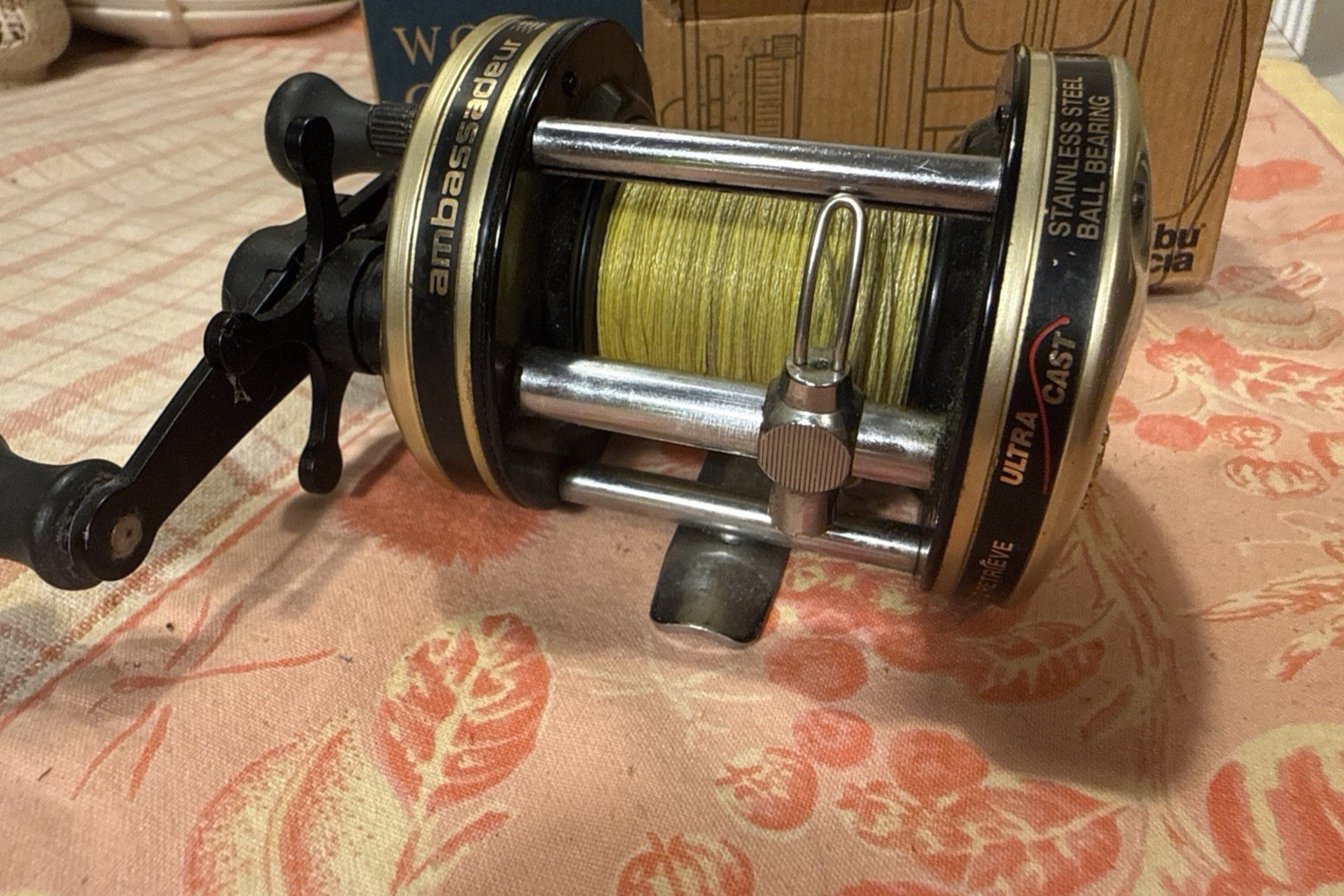 Abu Garcia Ambassadeur USA 6000c Gold In EXCELLENT condition, box, manual, plus