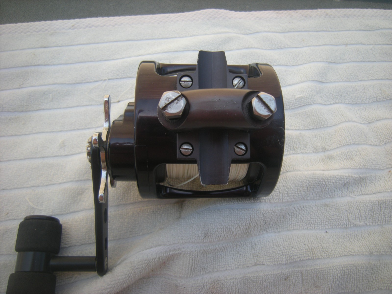 PRO GEAR FISHING REEL 440 ALL BLACK W/OVERSIZED HANDLE