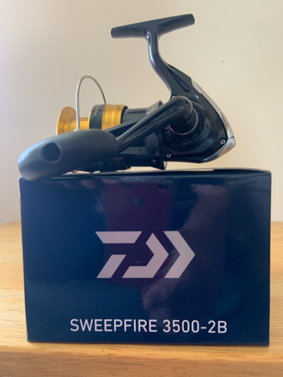 DAIWA SWEEPFIRE SWF-3500 2B SPINNING REEL