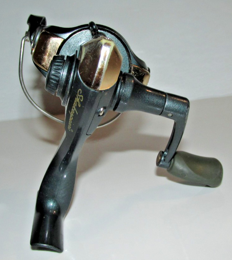 R #28 – Shakespeare Streem Seeker STS20C Spinning Reel, Reels smoothly, Unused