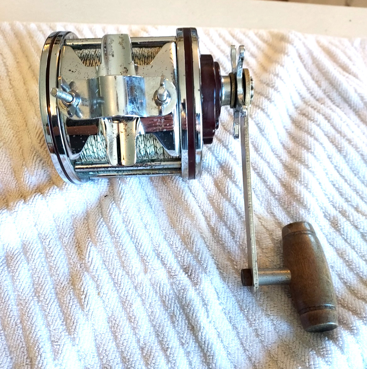 PENN SENATOR 114 H 6/0 USA, 6″ HANDLE, GREAT CONDITION SALT WATER FISHING REEL