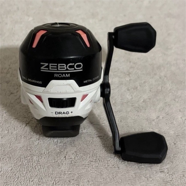 Zebco Roam Size 30 Spincast Fishing Reel White Pink Size 30 3:6:1 Good Condition