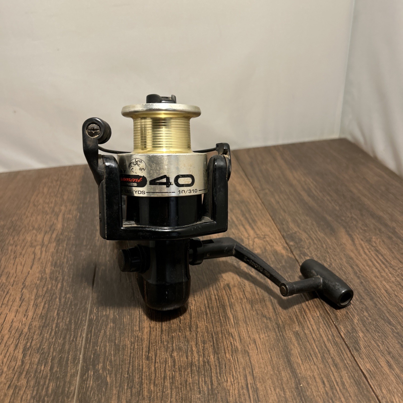 MEGACAST TOURNAMENT SERIES BASS PRO SHOPS SPINNING REEL MEGA 40 RD 15/170 KOREA