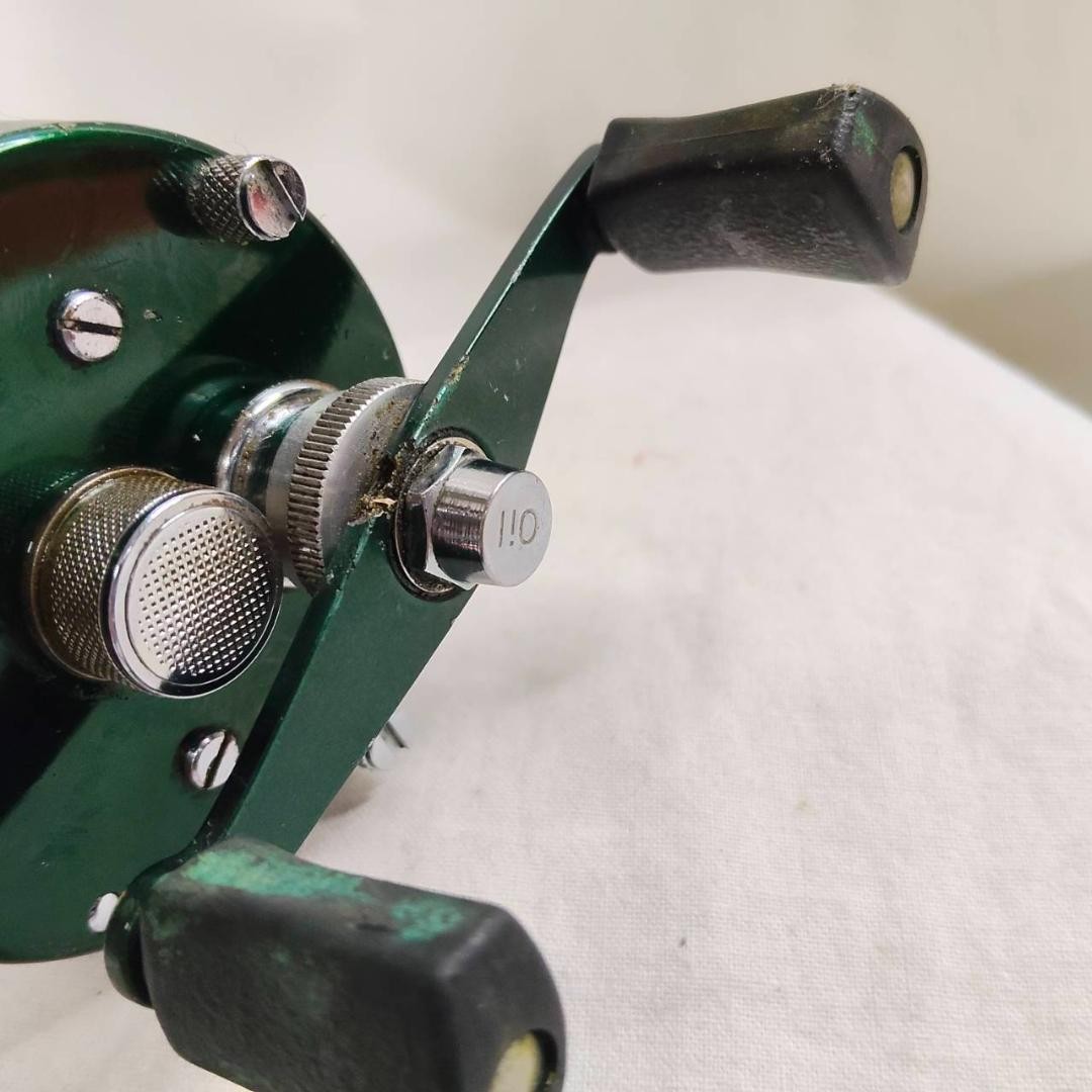 Abu Garcia Ambassadeur 5000D Baitcasting Reel Green / Gray Classic Used