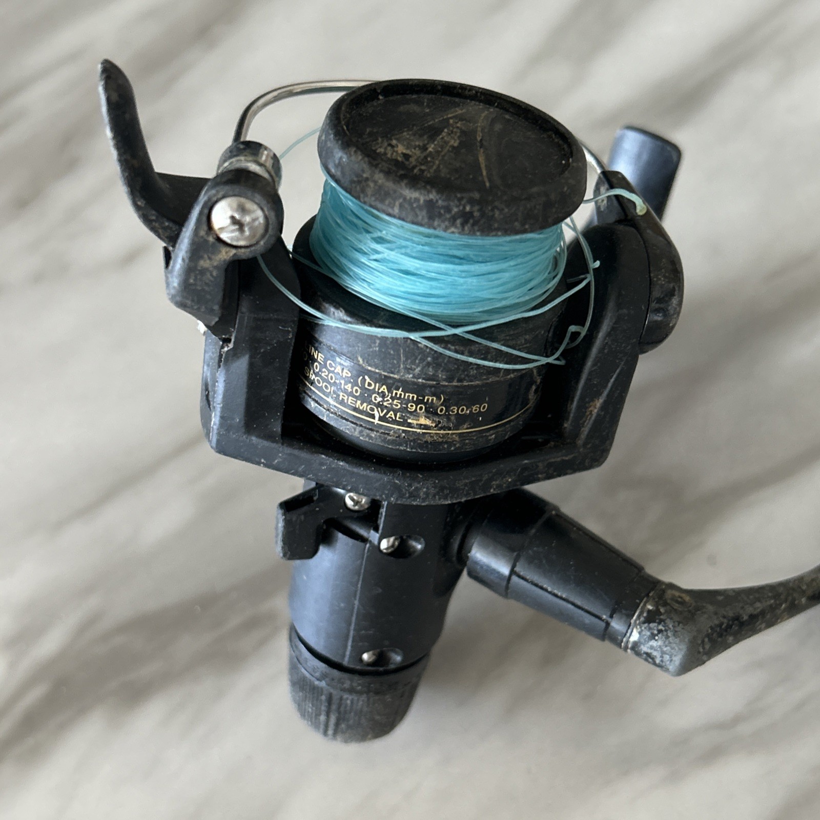 Shimano R1000-IX1000R Spin/Cast Fishing Reel