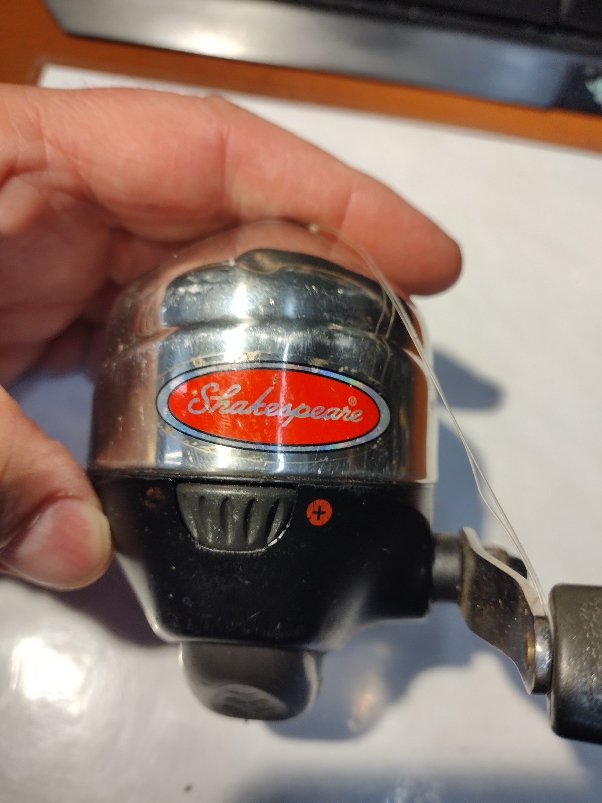 Shakespeare Spincasting Fishing Reel SY10 U Gear Ratio:3.4:1 75yds./10lb.
