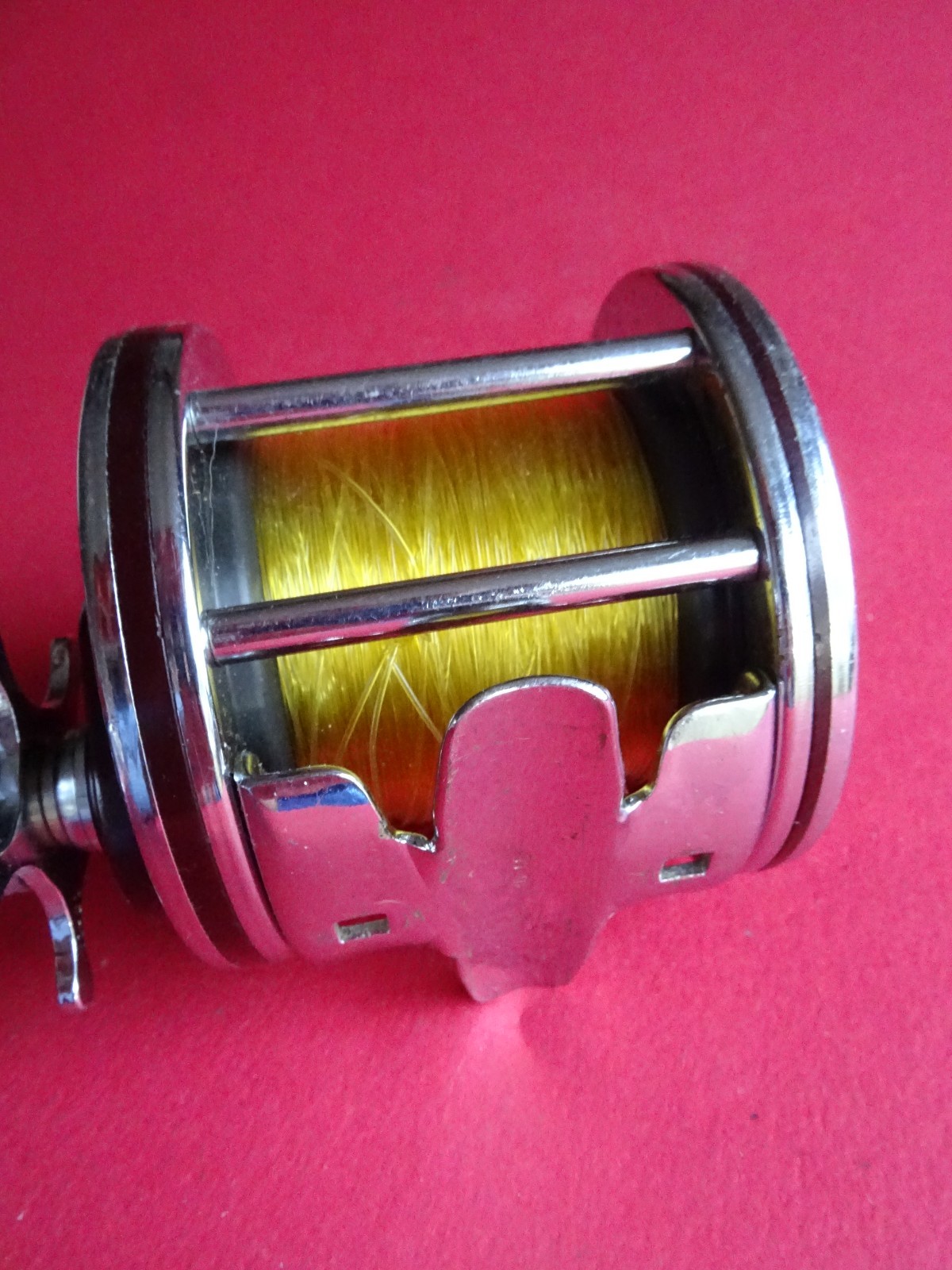 A GOOD USED VINTAGE PENN 112H SPECIAL SENATOR 3/0 MULTIPLIER REEL