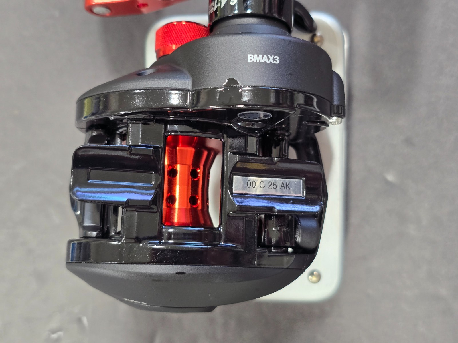 Abu Garcia BLACK MAX Baitcast Reel *5 Ball Bearings * 6.4:1 *Red Knobs & Handle
