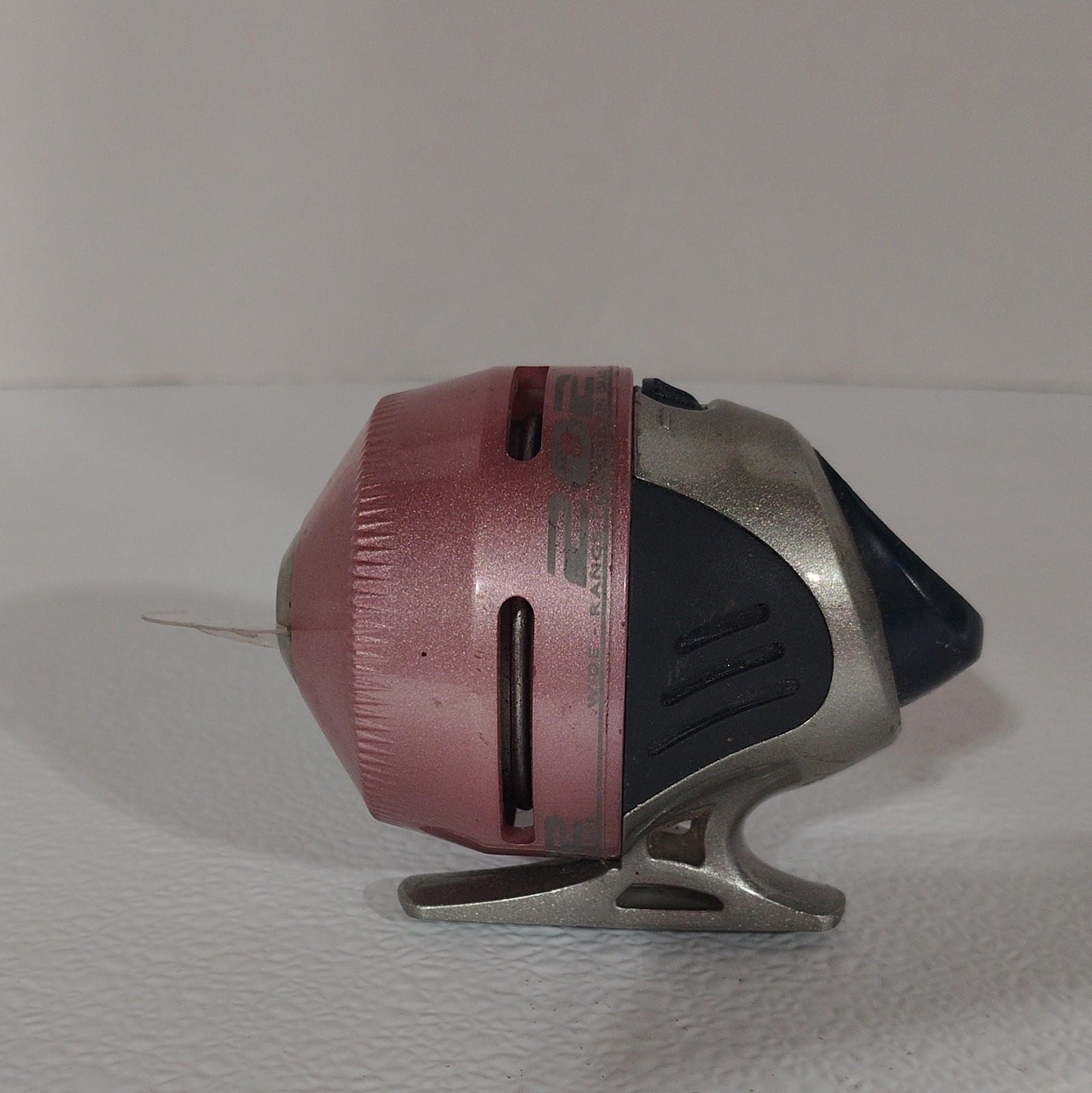 Closed-Face Spincast Fishing Reel Pink/Black/Silver Unisex Adults, 1-Piece