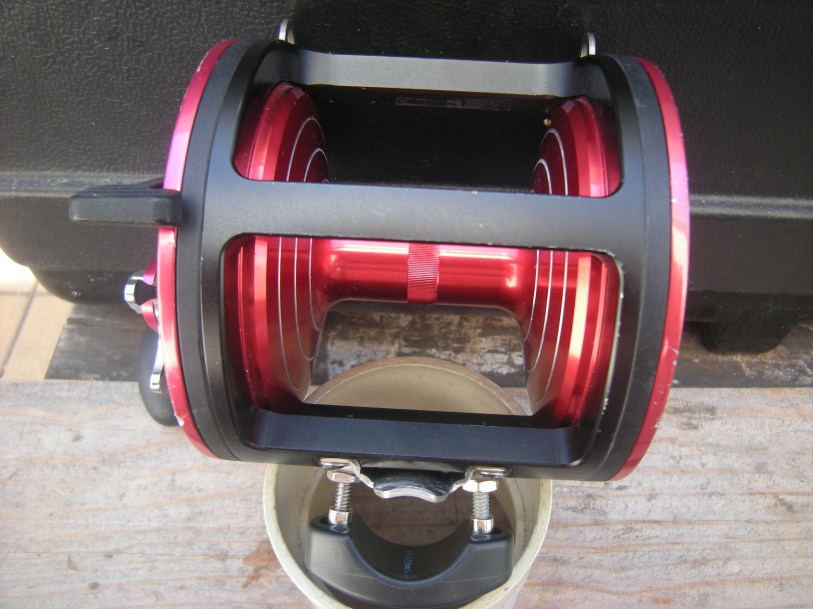 Offshore Angler Seafire Conventional Reel SF 9/0. Red Gear Ratio 2.8:1
