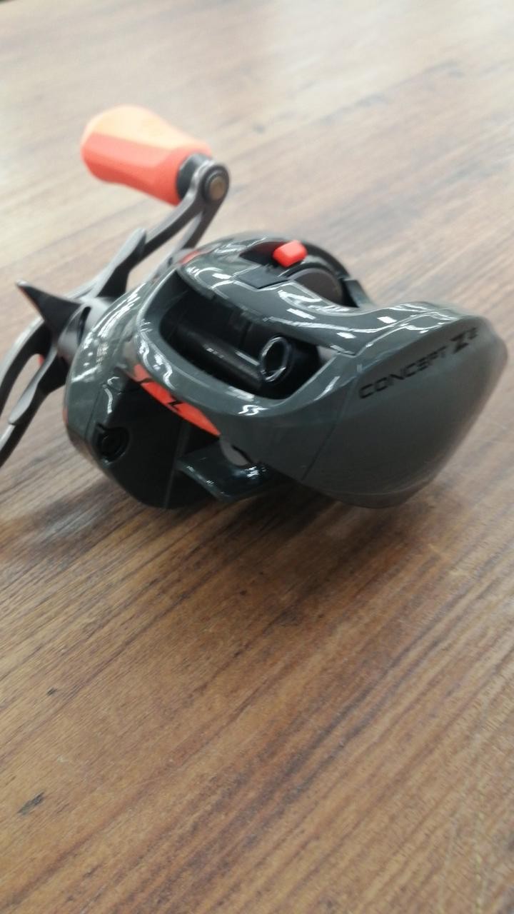 13 Fishing CONCEPT Z2 Baitcast Fishing Reel Used Saltwater Fishing Tackle