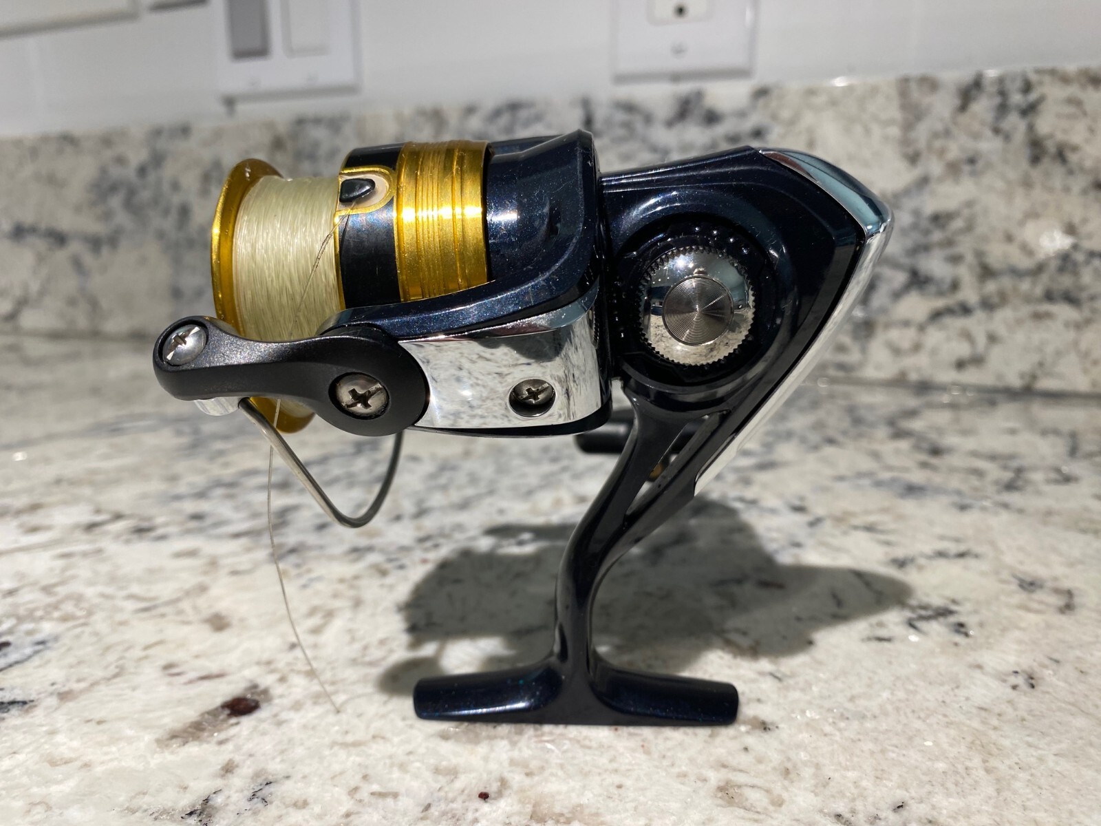 DAIWA SWEEPFIRE 3000 2B Spinning Reel Fishing Classic Brand! 🎣