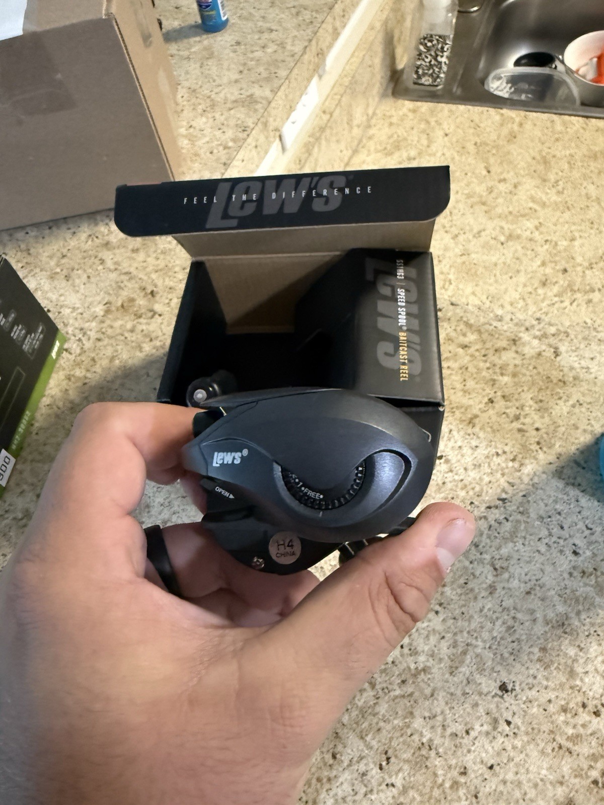 Lees Speed Spool Baitcaster 6.8.1 Right Hand Fishing Reel New In Box Fast Ship