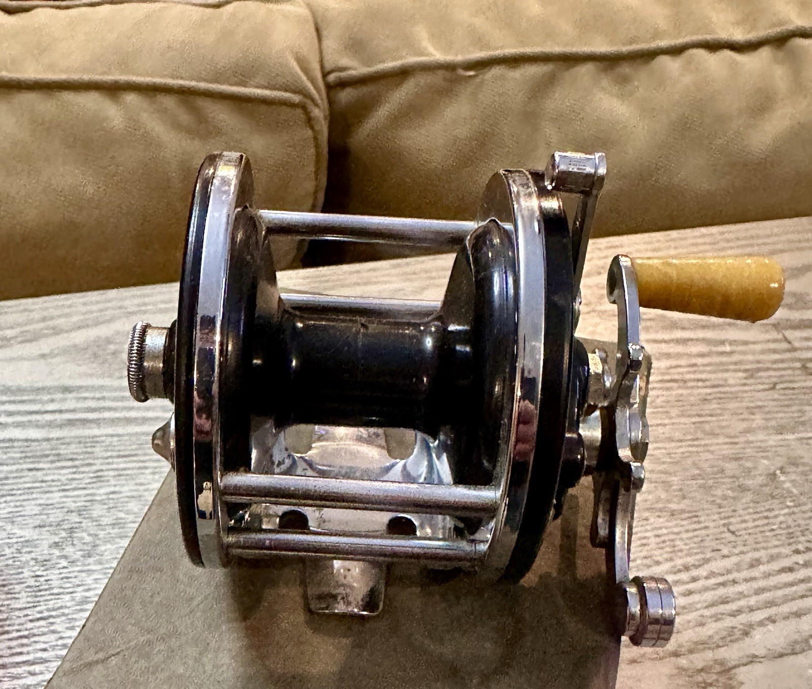 Vintage Penn 180 BaymasterConventional Reel Yellow Knob Star Drag Chrome