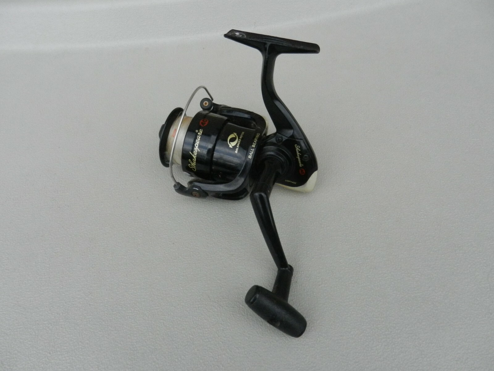 Shakespeare 40 Spinning Reel Balanced Rotor 8-12 Lb. Test Line Gear Ratio 5:2:1