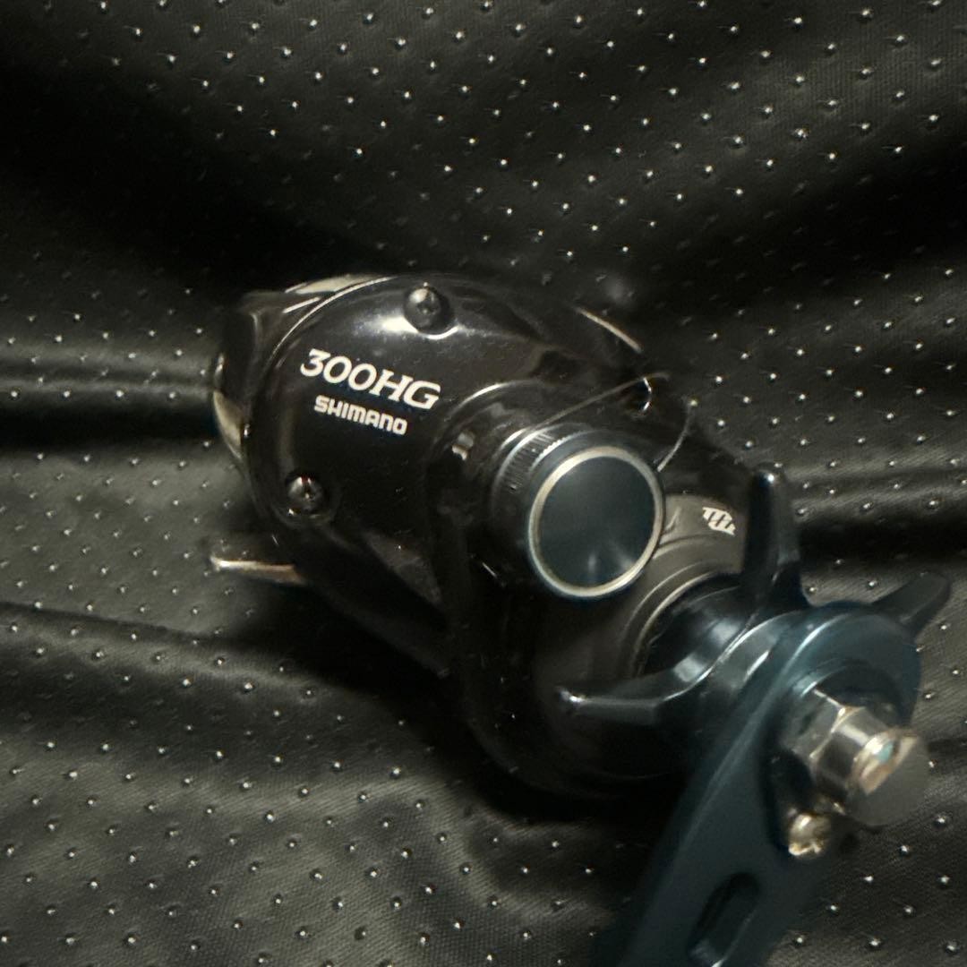 Shimano Grappler 300HG Baitcasting Reel Unused PE1.2 300m Spooled
