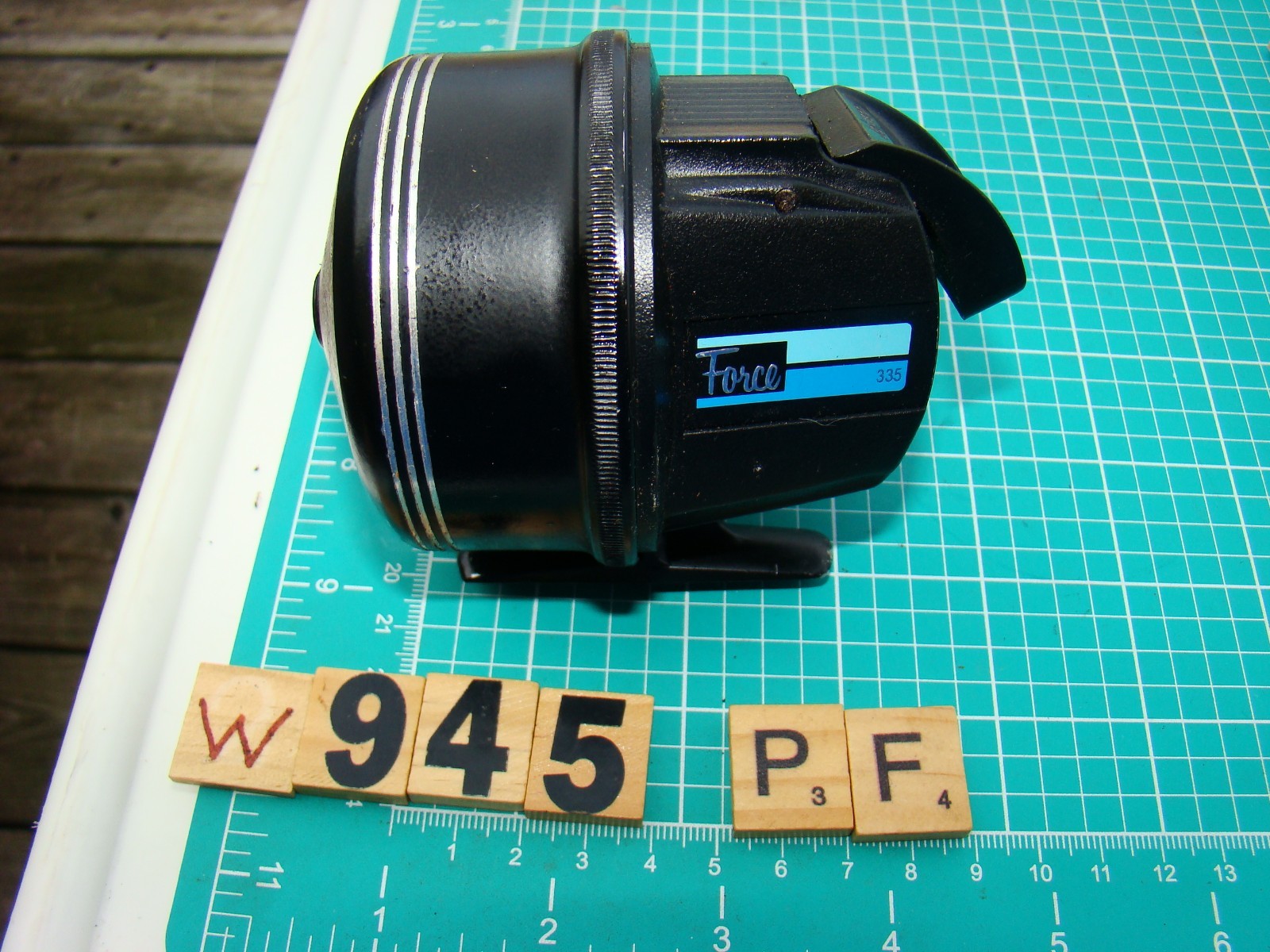 W0945 PF HEAVY DUTY JOHNSON FORCE 335 SPINCAST FISHING REEL