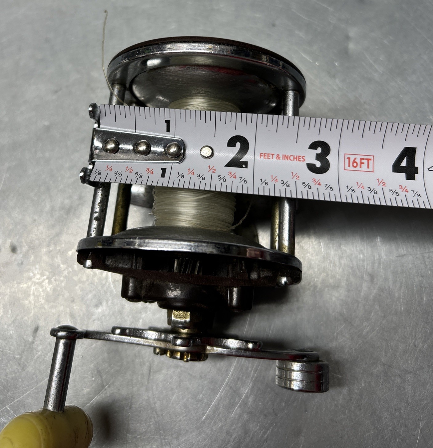 Vintage Fishing Reel w/cream Handle Unbranded PLEASE READ