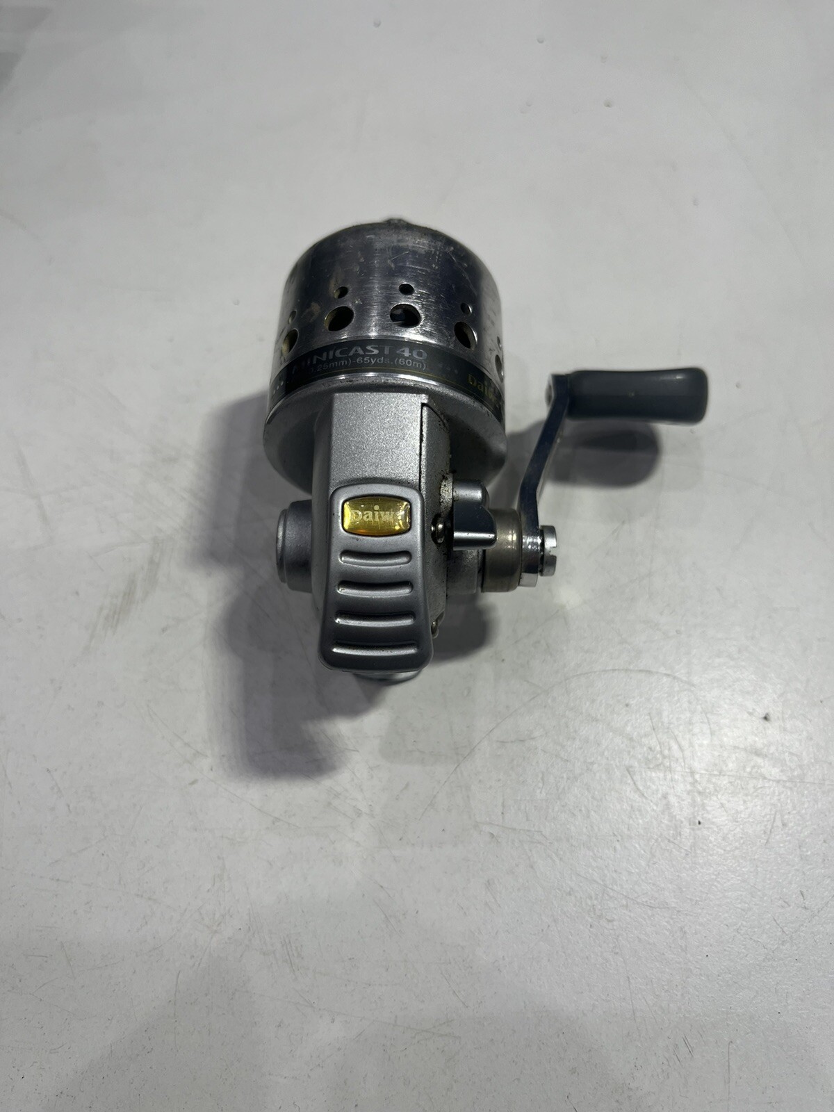 Daiwa Minicast MC40 4.1:1 Gear Ratio BU Bearings 16.10″ Retrieve Rate Right Hand
