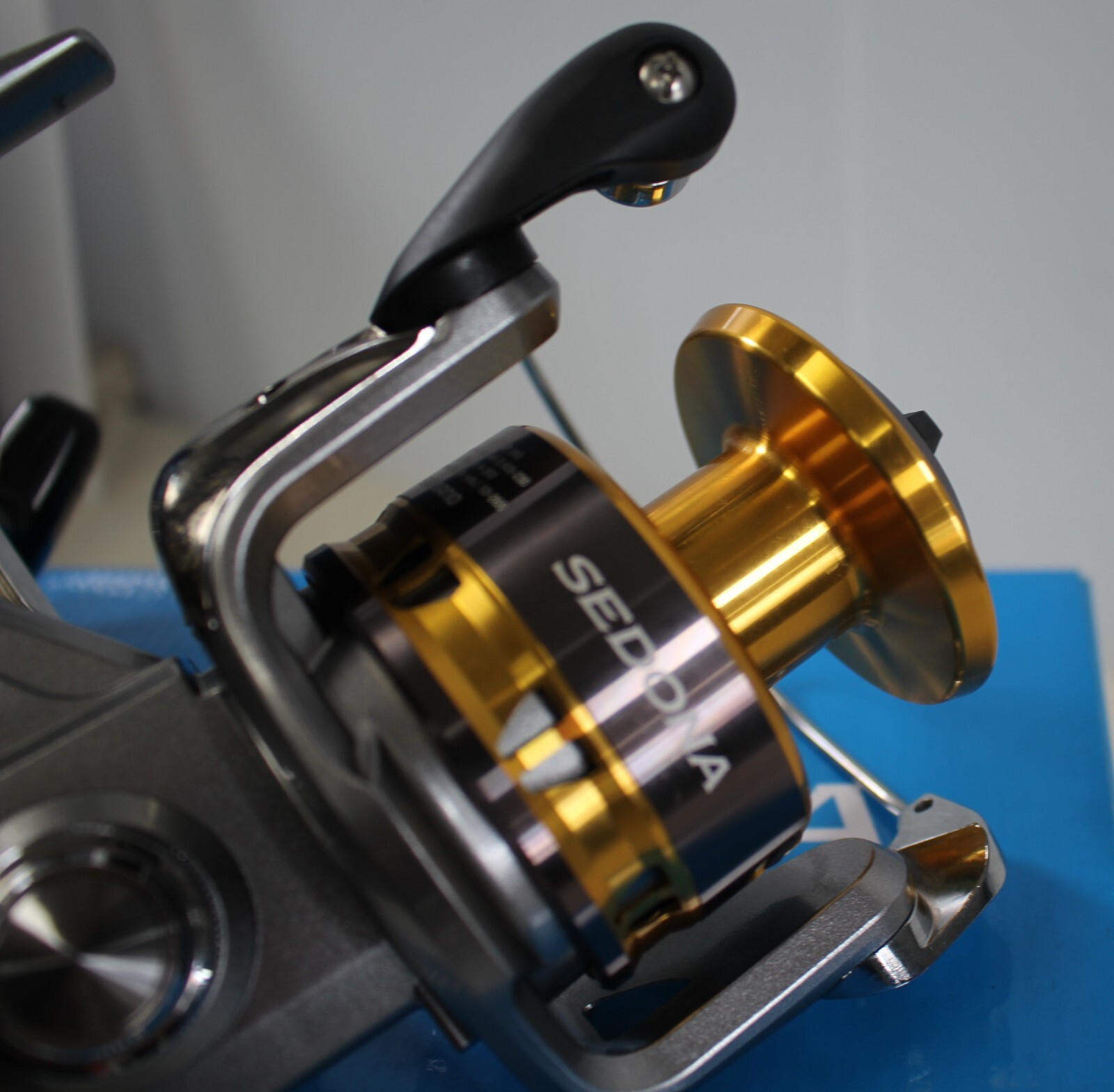 Shimano Sedona 8000 Spinning Reel Gold/Silver w/ Box – Highly Sought – US Seller