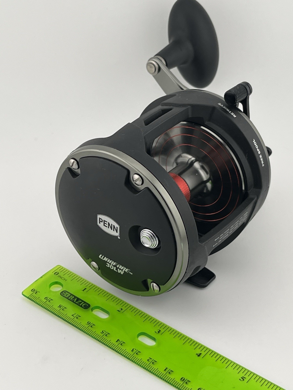 *Look! New Penn Warfare 30LW Saltwater Trolling Reel W/Rod Bracket