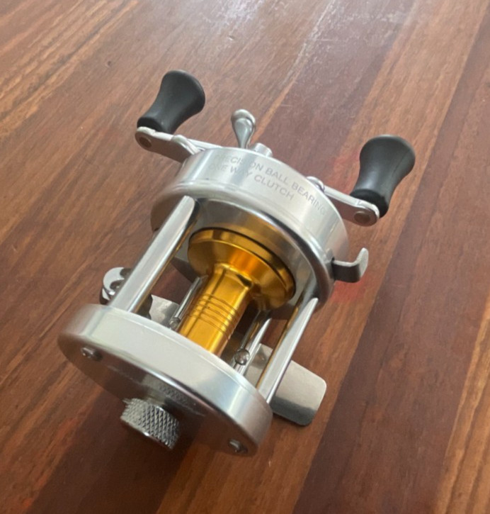 Ming Yang CL25 Silver Baitcast Fishing Reel Crappie Sunfish 3.8:1 Gear Ratio