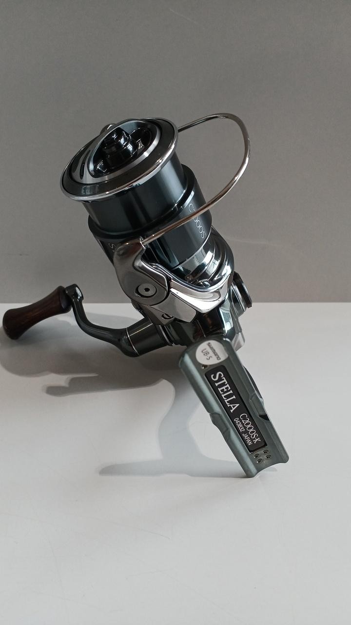 2022 Shimano Stella C2000S Spinning Reel 5.1:1 Gear 3kg 170g From Japan