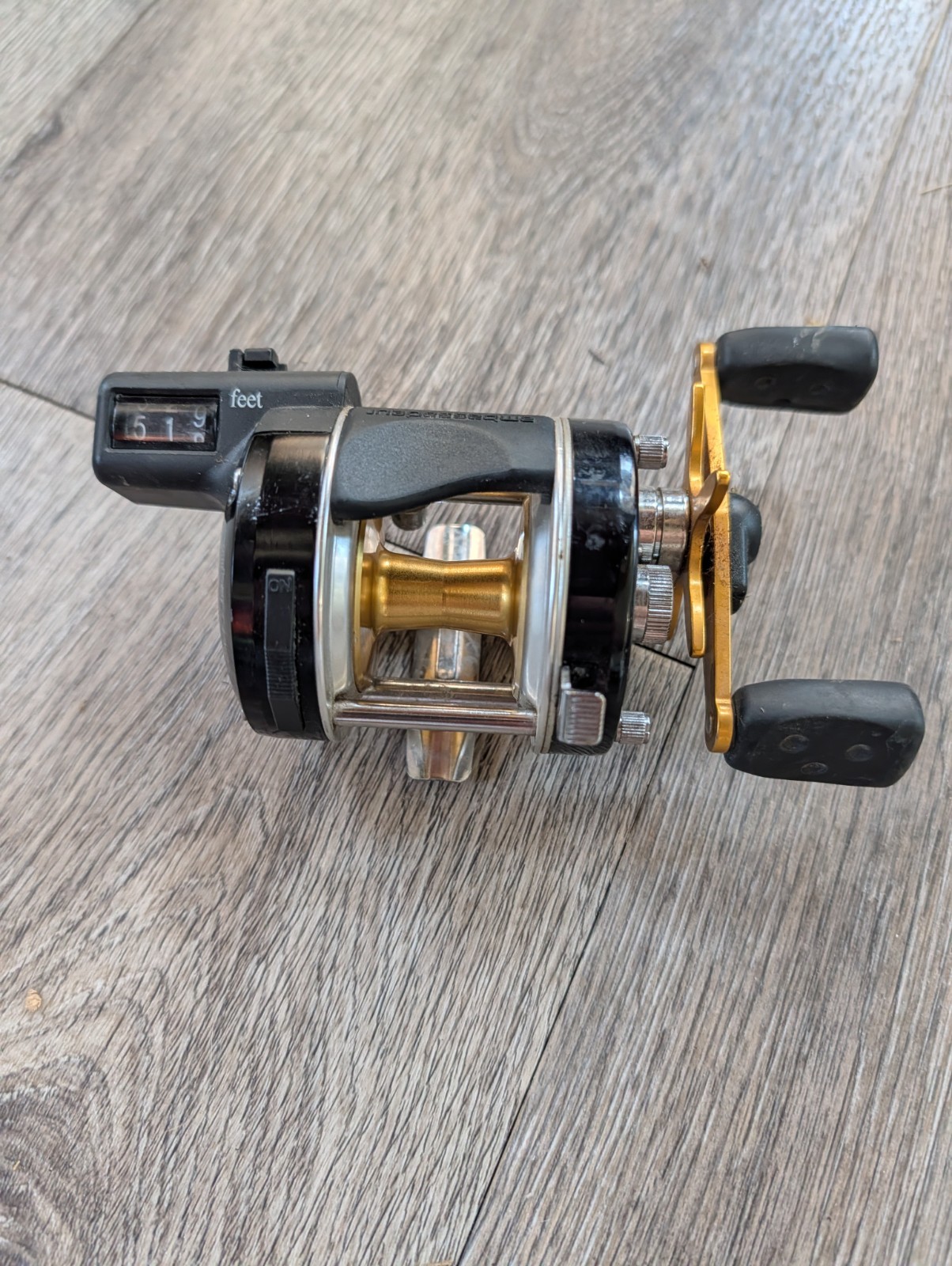 Abu Garcia Ambassadeur 5500LC Line Counter Round Baitcasting Reel Black & Gold