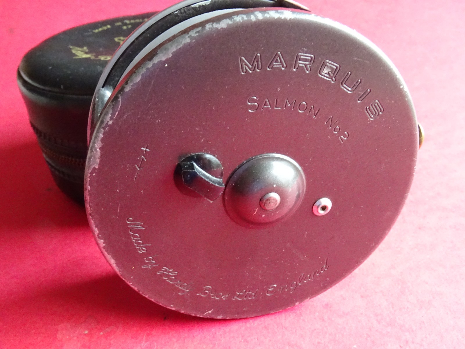 A GOOD USEABLE VINTAGE HARDY MARQUIS SALMON NO.2 FLY REEL + CASE (CASE AS FOUND)