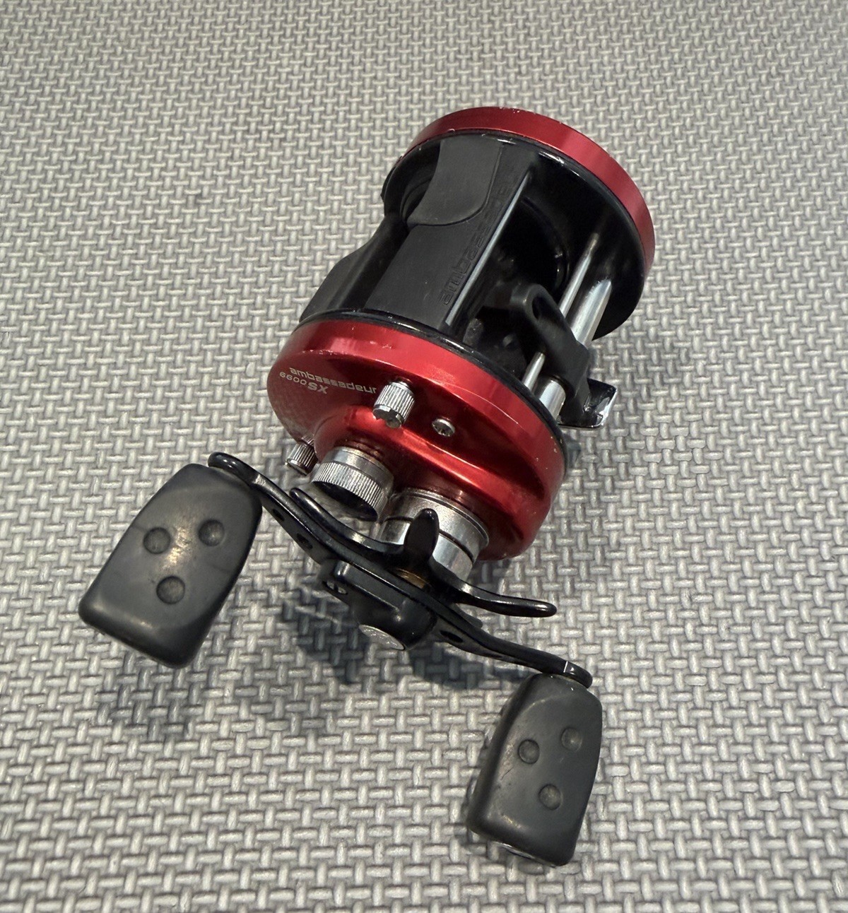 abu garcia 6600 SX Right Hand (Used)