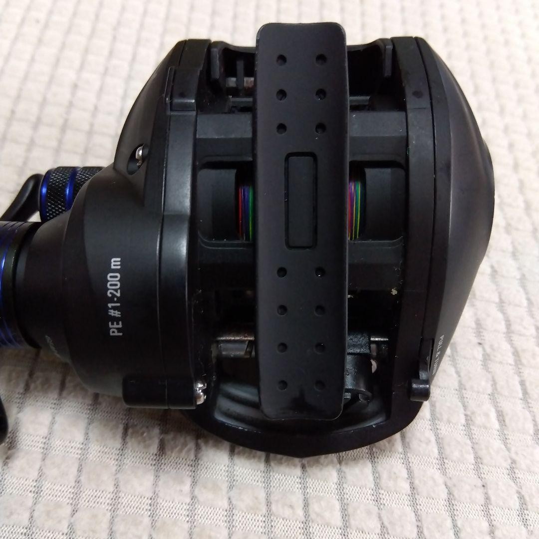 CraZEE Bait Reel Black PE Line 200m Lightweight Multi-Color Used