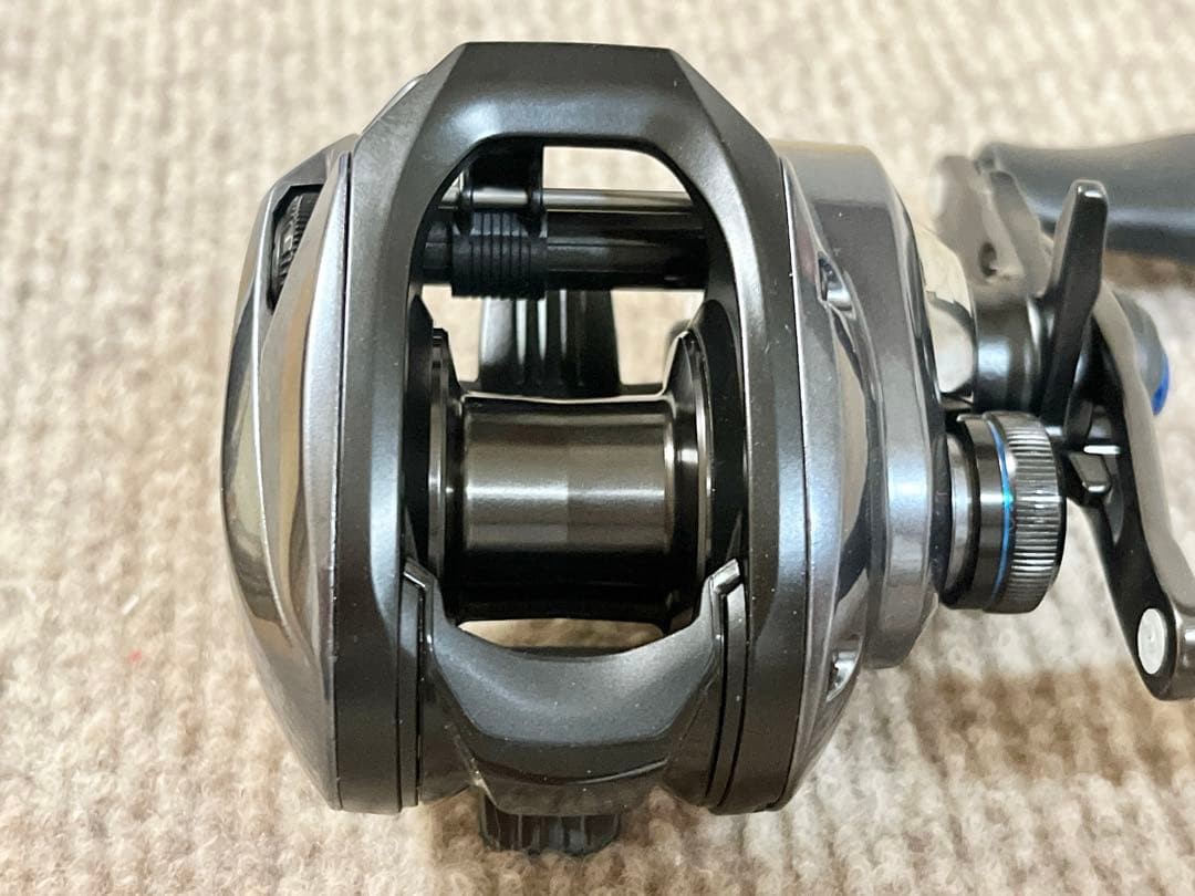 SHIMANO 23 SLX DC 70HG Baitcasting Reel Right Handle 7.2 Gear 5.5kg Drag